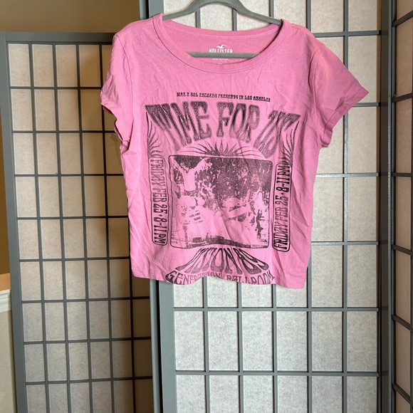 Hollister Tops - Hollister Pink Graphic Cropped Tee